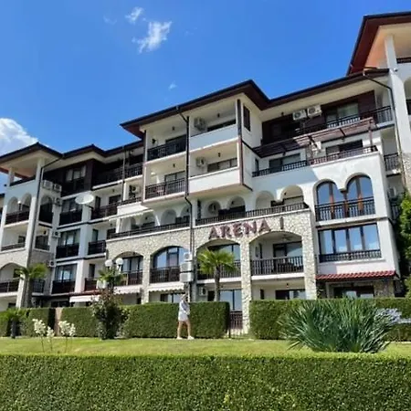 Beachfront Marina Dinevi شقة